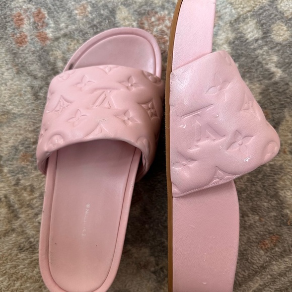 lightly worn pink louis vuitton slides - Picture 2 of 4